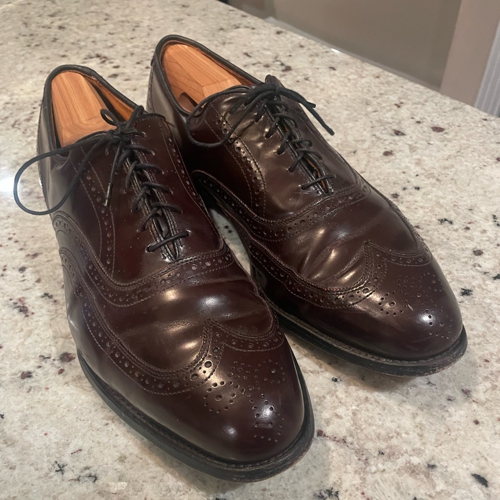 Allen Edmonds - Chester Wingtips - 11D